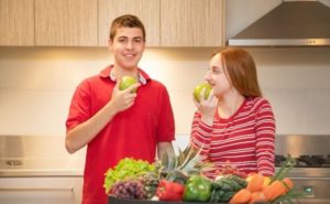 nutrition education in schools teenagers eating healthy food