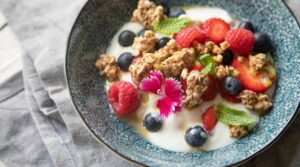 healthy diet granola fruit and yoghurt